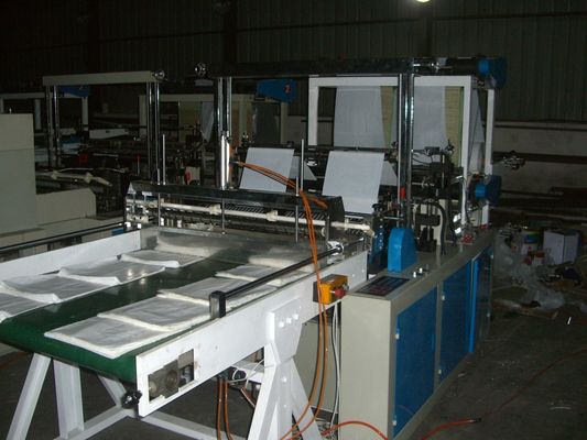 中国 高速 SGS が付いている機械を作る 4 ライン冷たい切断袋 サプライヤー