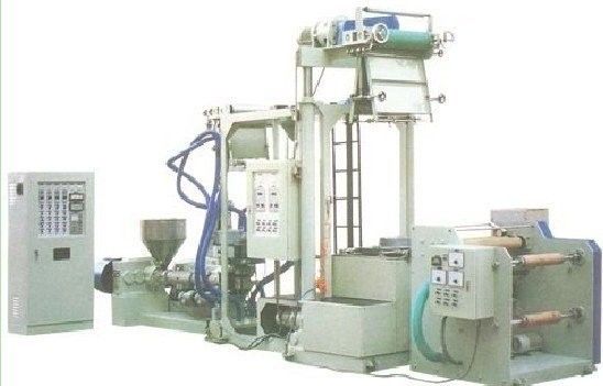 中国 ポリ塩化ビニールは収縮フィルム吹かれた装置プラスチック吹く機械 8-100 m/min を熱します サプライヤー